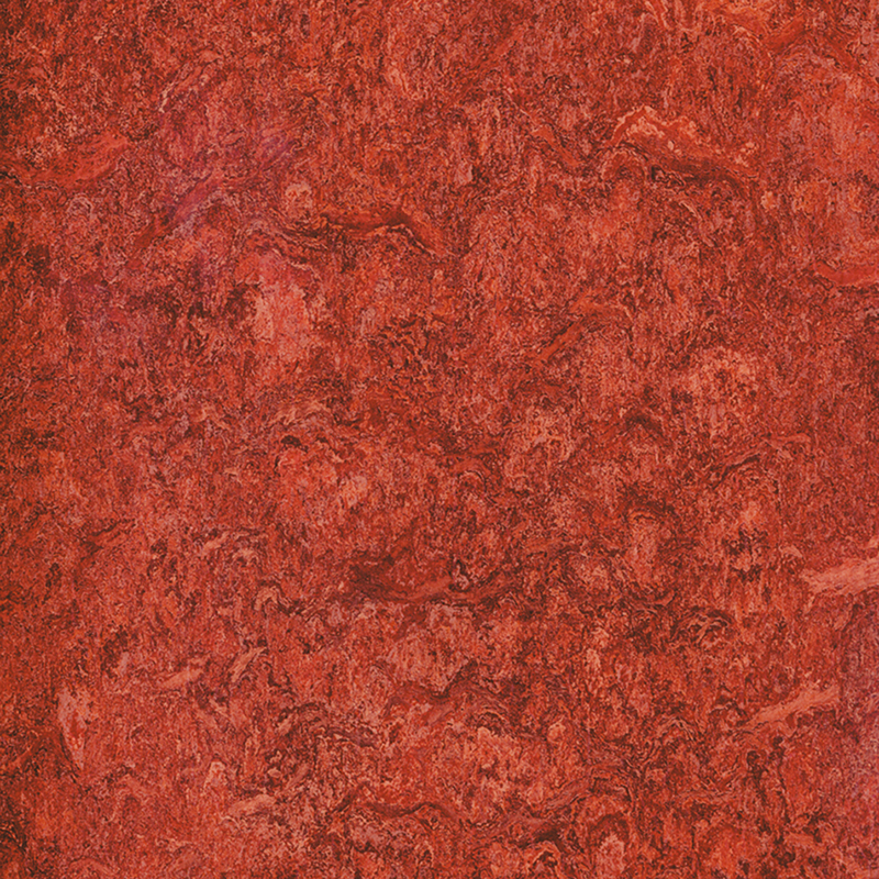 Friotaíocht stain & urláir ilchineálach ar chostas íseal