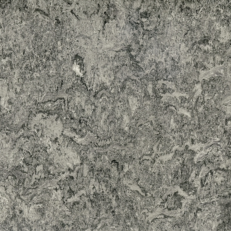 Friotaíocht stain & urláir ilchineálach ar chostas íseal